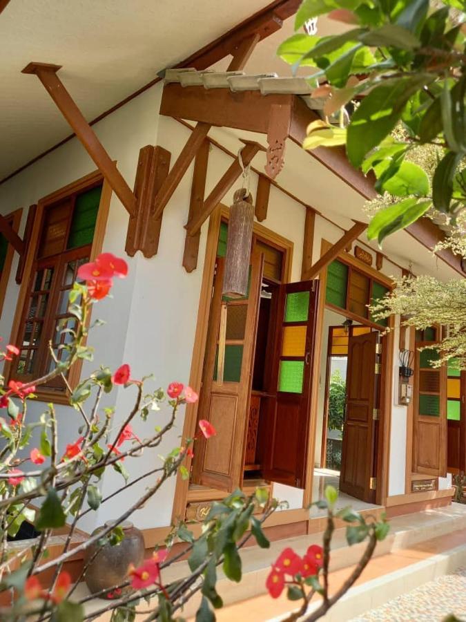 Anjung Nor Muslim Homestay Дунґун Екстер'єр фото