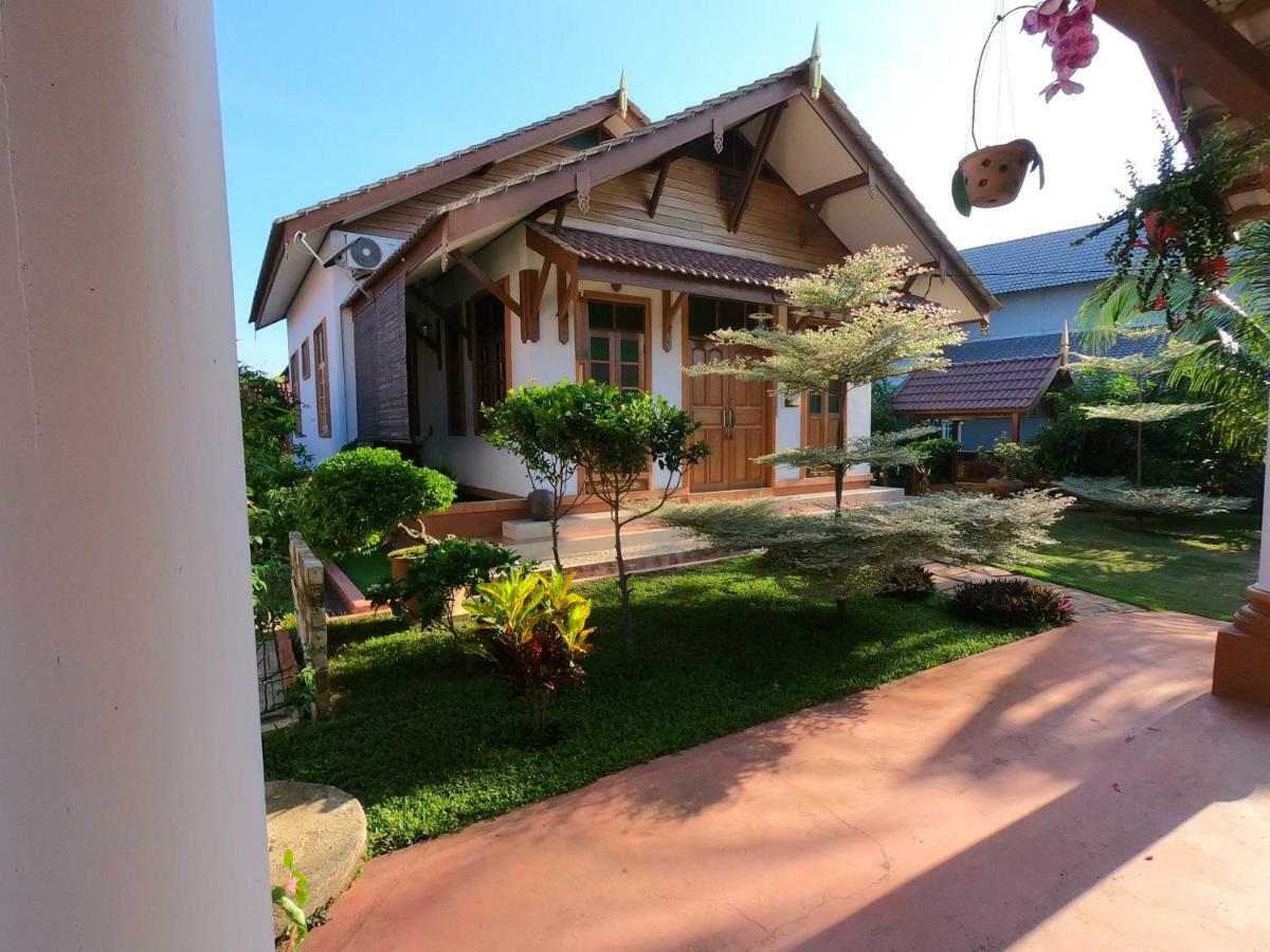 Anjung Nor Muslim Homestay Дунґун Екстер'єр фото